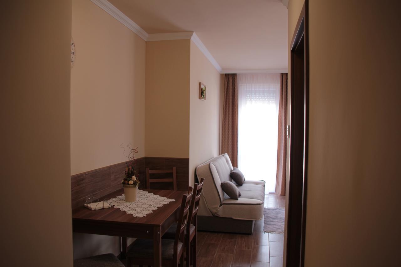 Imola Es Andrea Apartmanhaz 2 Hajdúszoboszló Exteriör bild
