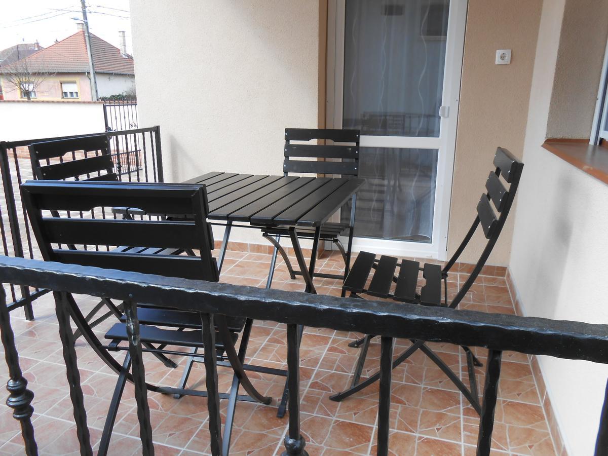 Imola Es Andrea Apartmanhaz 2 Hajdúszoboszló Exteriör bild